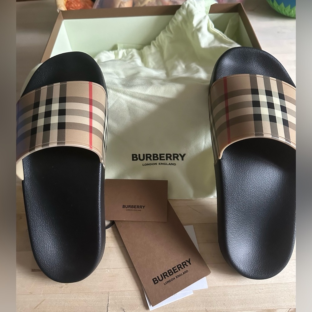 Burberry Furley Black and Tan Sandals with Iconic Check Pattern